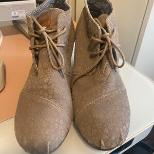 Vintage Tom’s size 8.5 wedge sneakers